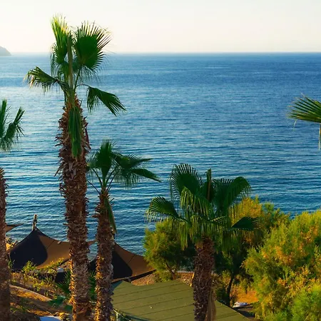 La Brezza Beach & Szálloda