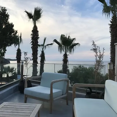 La Brezza Beach & Szálloda *